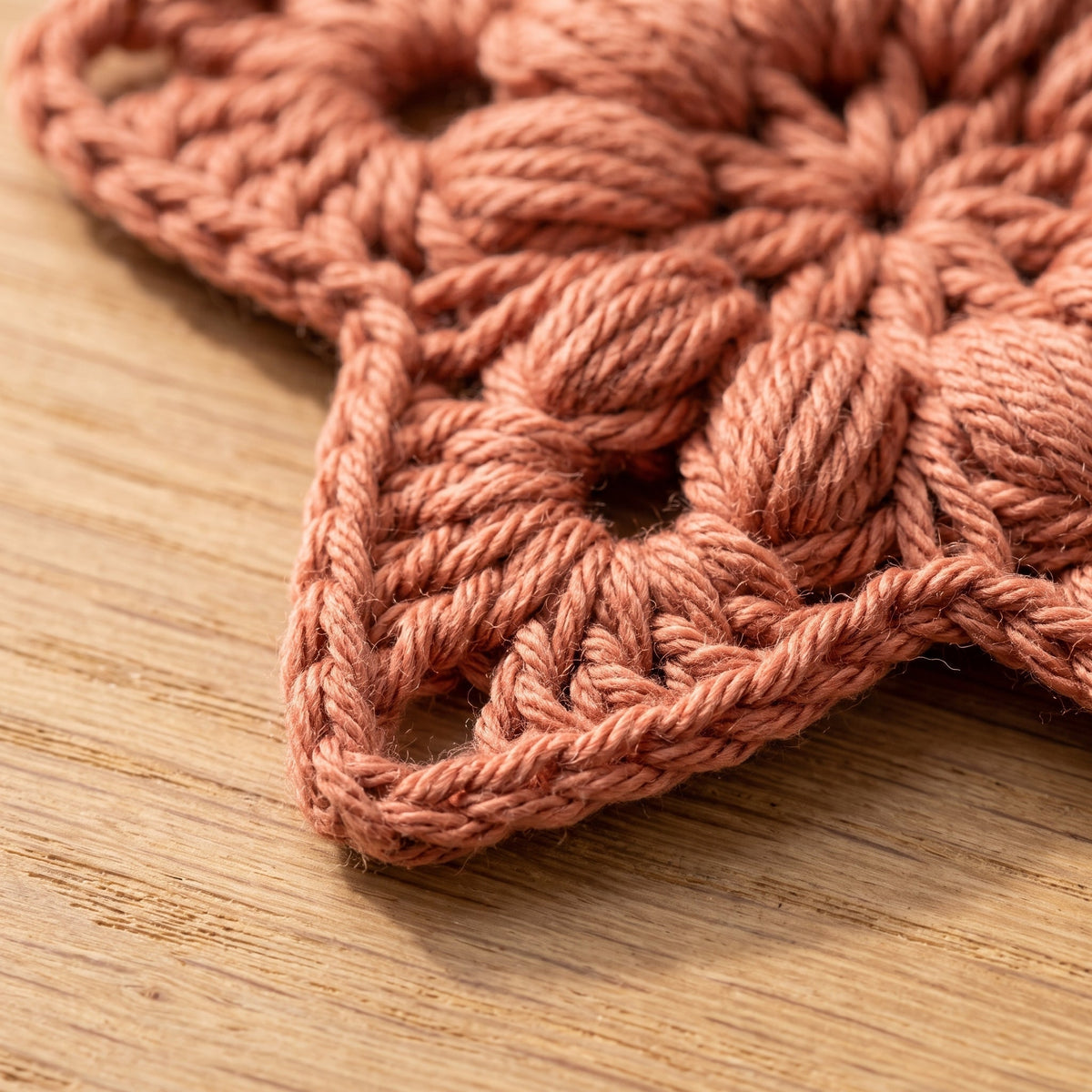 Puff Stitch Star Crochet Ornament Pattern — example project 3