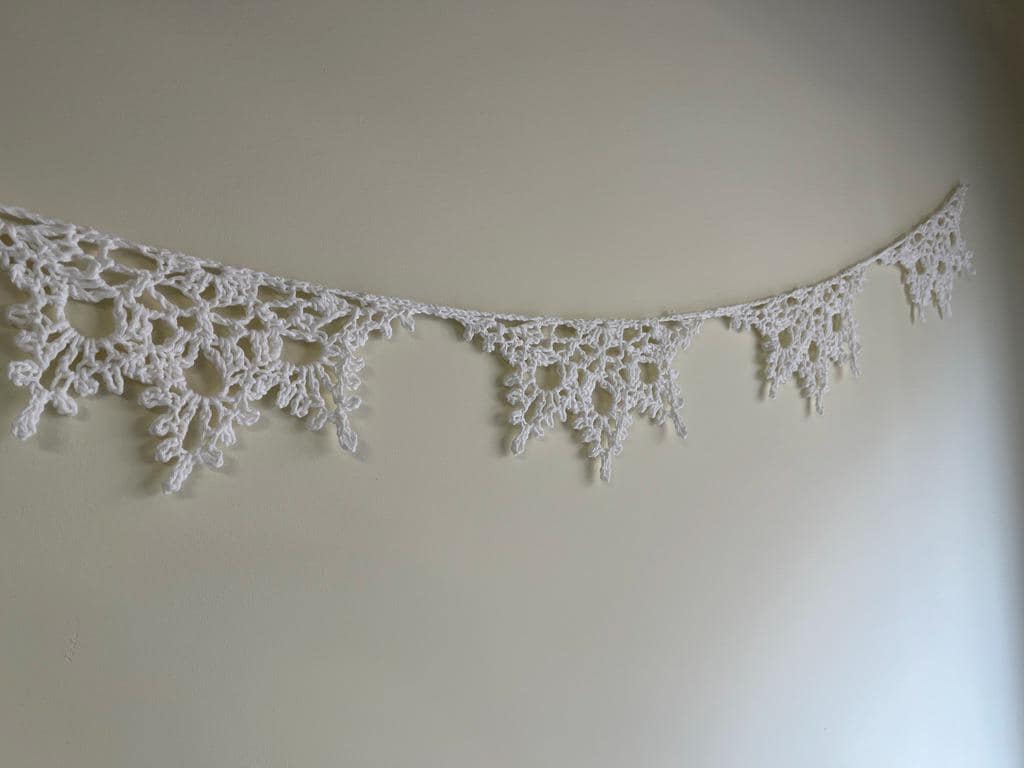 Snowflake Garland Crochet Pattern — example project 10