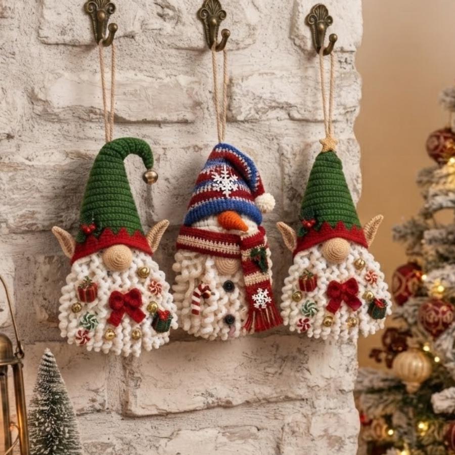 3 in 1 Christmas Gnome Door Hanger Crochet Pattern — example project 8